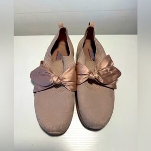 Skechers-Madison Ave-My Town- Mauve- slip on flats - Size 8